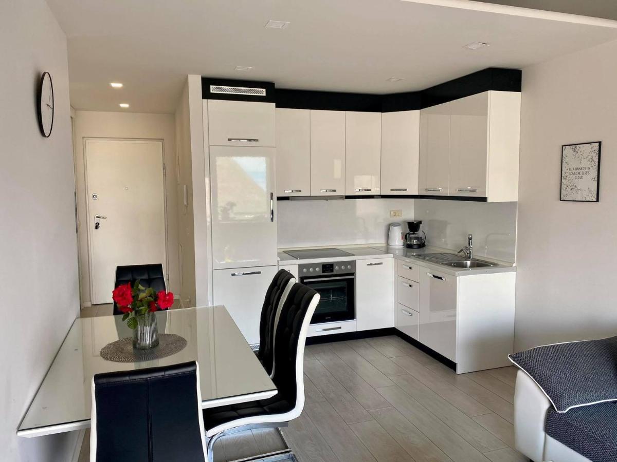 Lux Apartment Sea View Makarska Eksteriør billede